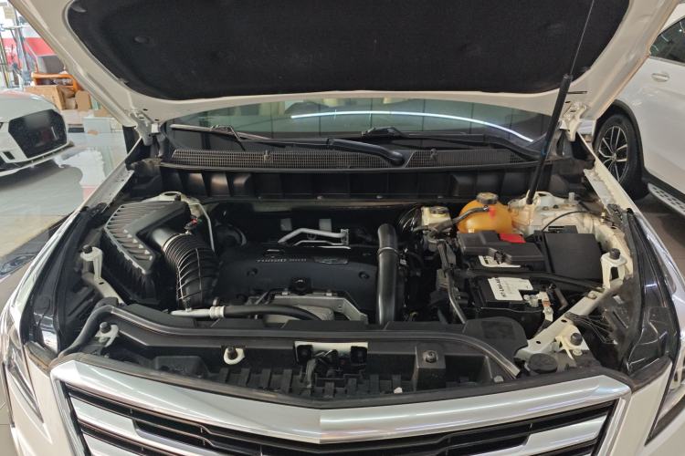 Used Cadillac XT5 2016 25T Tech Edition Engine Bay
