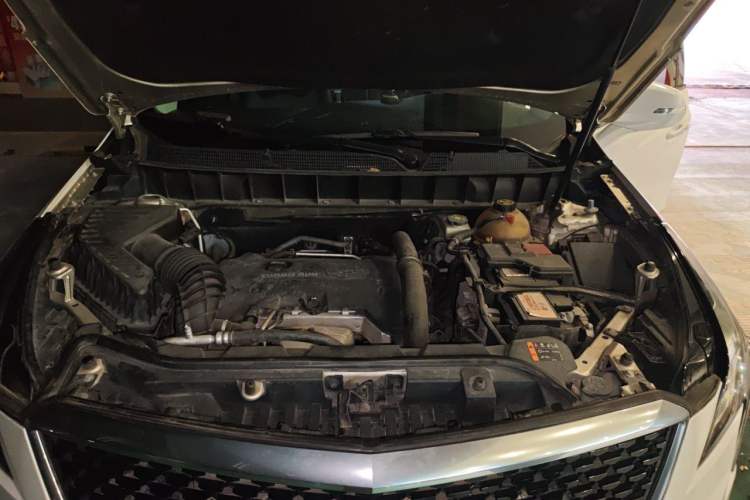 Used Cadillac XT5 2016 25T Luxury Model Engine Bay