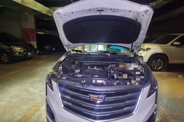 Used Cadillac XT5 2016 28T Four-Wheel Drive Tech Version Engine Bay