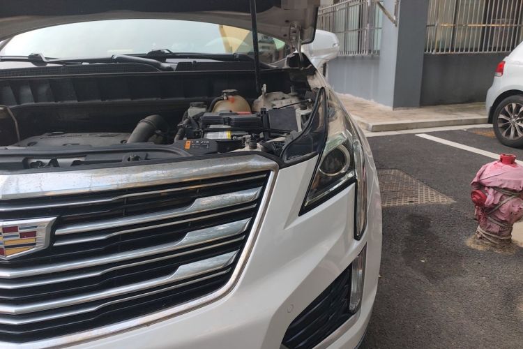 Used Cadillac XT5 2016 25T Luxury Model Engine Bay Left