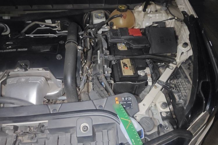 Used Cadillac XT5 2016 28T Four-Wheel Drive Luxury Model Engine Bay Left