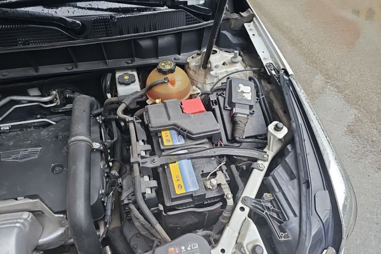 Used Cadillac XT5 2016 25T Luxury Model Engine Bay Left