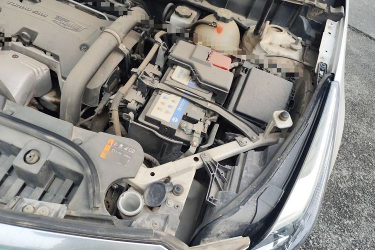 Used Cadillac XT5 2016 25T Tech Edition Engine Bay Left
