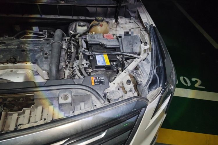 Used Cadillac XT5 2016 25T Luxury Model Engine Bay Left