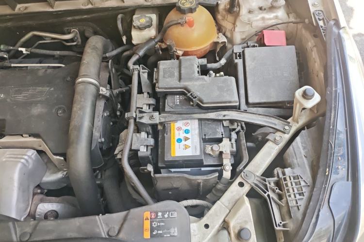 Used Cadillac XT5 2016 28T 4x4 Platinum Edition Engine Bay Left