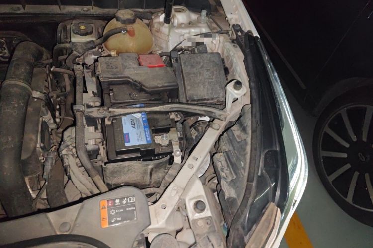 Used Cadillac XT5 2016 25T Tech Edition Engine Bay Left