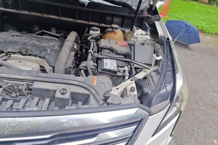 Used Cadillac XT5 2016 25T Luxury Model Engine Bay Left