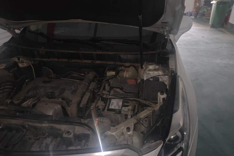 Used Cadillac XT5 2016 25T Luxury Model Engine Bay Left