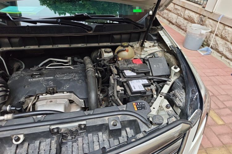 Used Cadillac XT5 2016 28T Four-Wheel Drive Luxury Model Engine Bay Left
