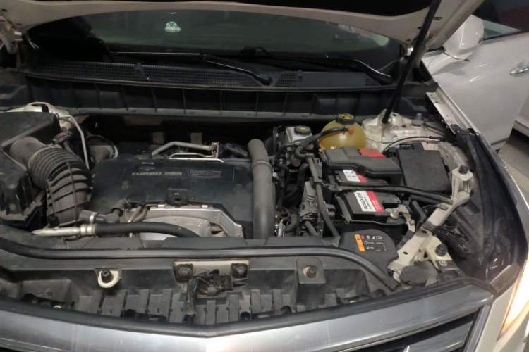 Used Cadillac XT5 2016 25T Luxury Model Engine Bay Left