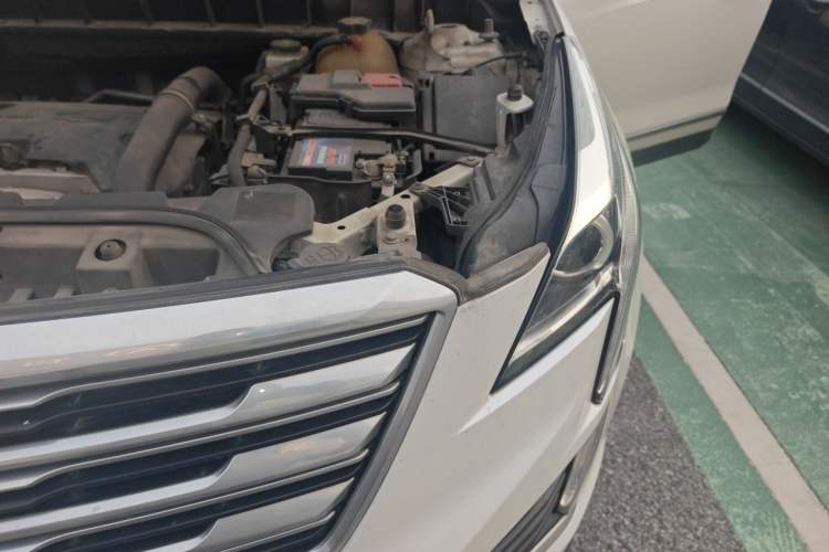 Used Cadillac XT5 2016 25T Luxury Model Engine Bay Left