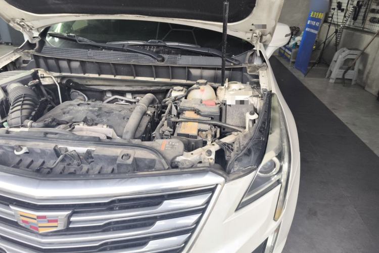 Used Cadillac XT5 2016 25T Luxury Model Engine Bay Left
