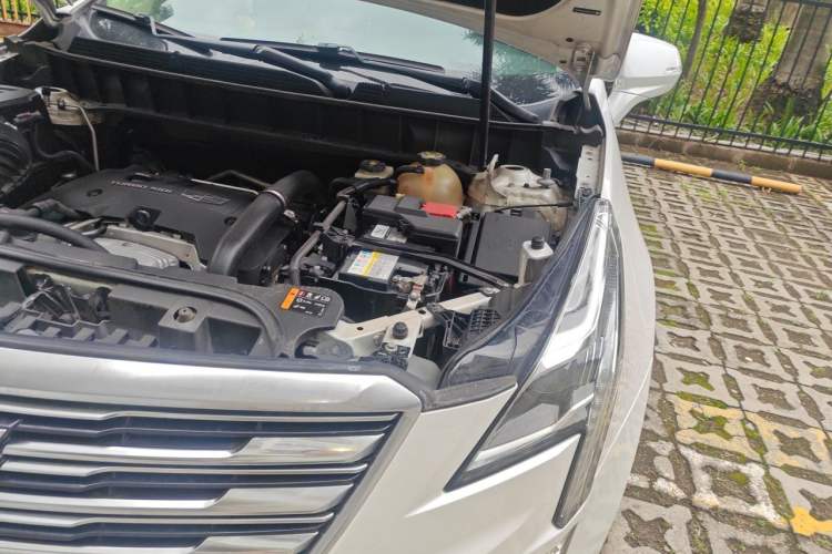 Used Cadillac XT5 2016 28T Four-Wheel Drive Luxury Model Engine Bay Left