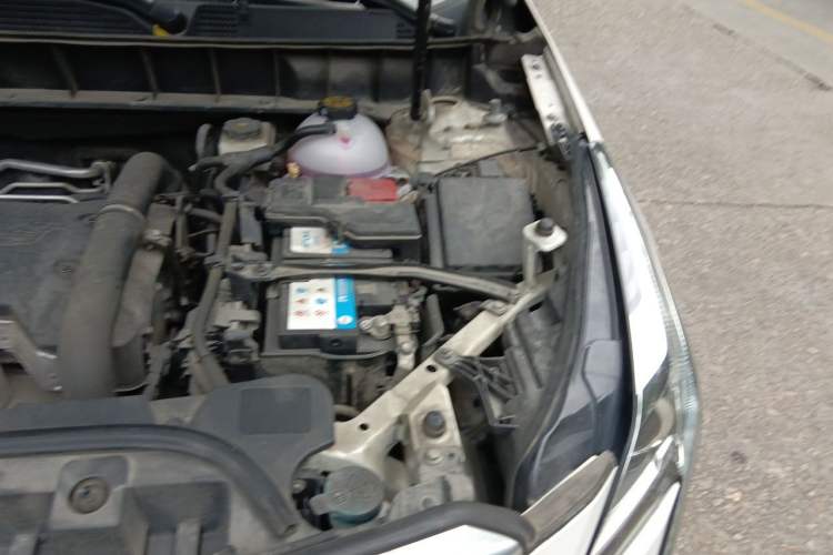 Used Cadillac XT5 2016 25T Luxury Model Engine Bay Left