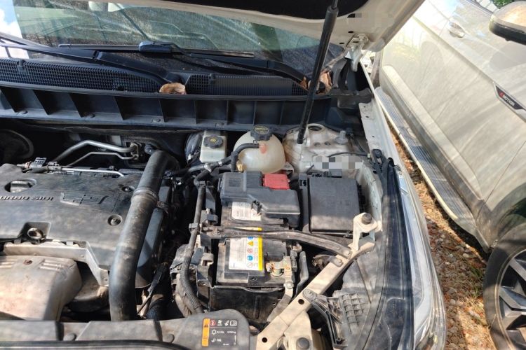 Used Cadillac XT5 2016 28T Four-Wheel Drive Luxury Model Engine Bay Left