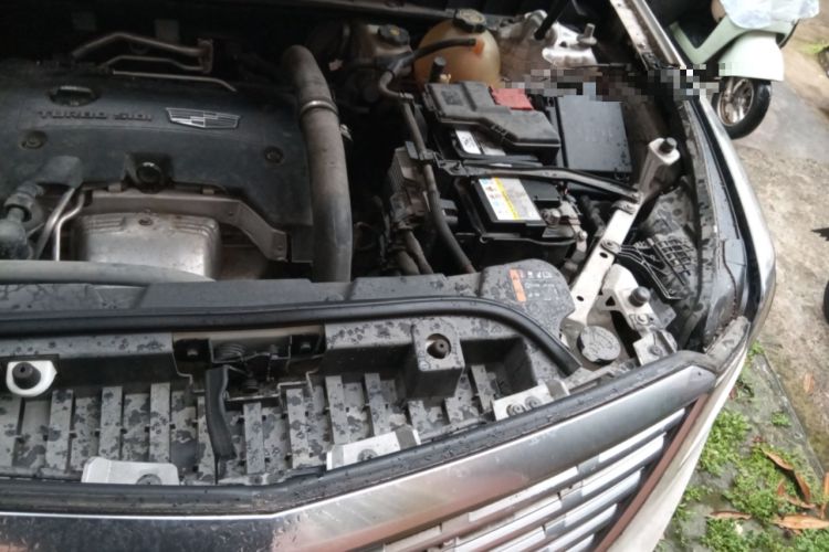Used Cadillac XT5 2016 28T 4x4 Platinum Edition Engine Bay Left
