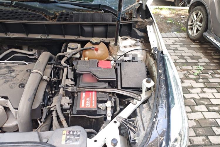 Used Cadillac XT5 2016 25T Luxury Model Engine Bay Left