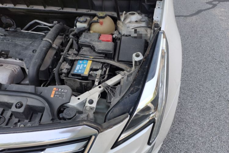 Used Cadillac XT5 2016 25T Tech Edition Engine Bay Left