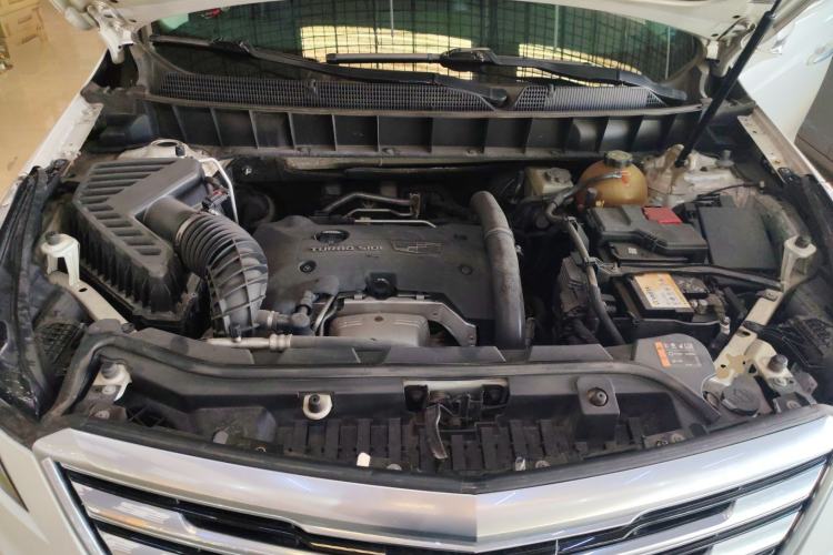 Used Cadillac XT5 2016 28T Four-Wheel Drive Luxury Model Engine Bay