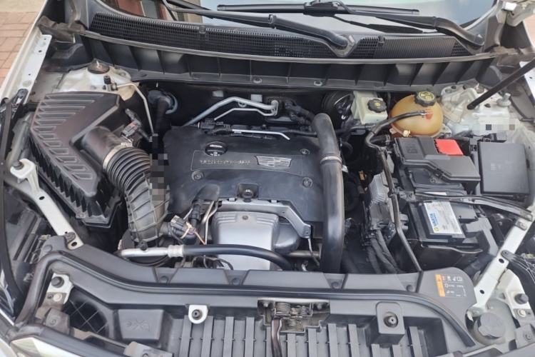 Used Cadillac XT5 2016 25T Tech Edition Engine Bay