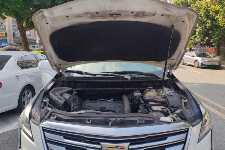Used Cadillac XT5 2016 25T Luxury Model Engine Bay