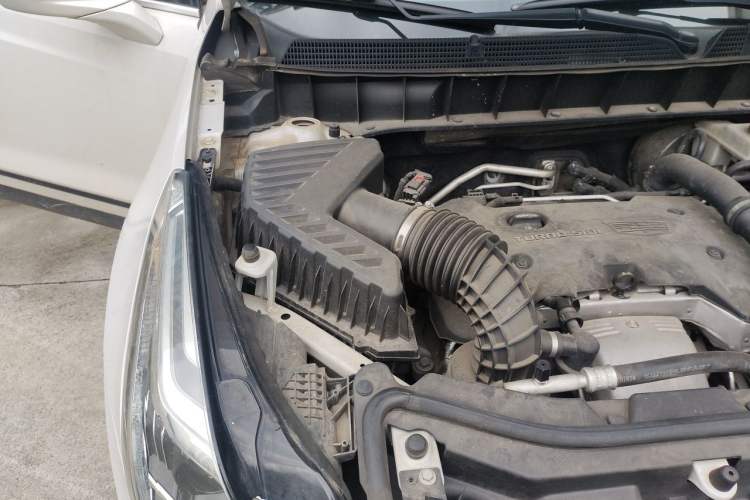 Used Cadillac XT5 2016 28T Four-Wheel Drive Luxury Model Engine Bay Right