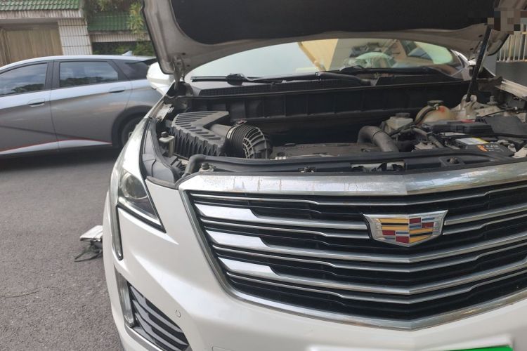 Used Cadillac XT5 2016 25T Luxury Model Engine Bay Right