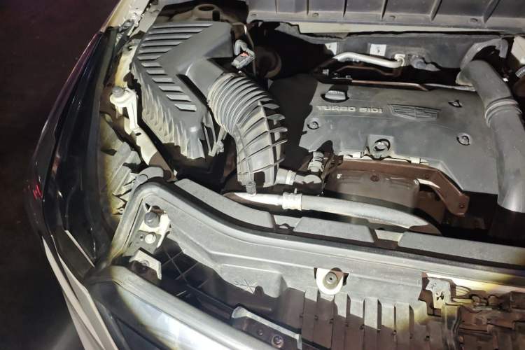 Used Cadillac XT5 2016 25T Luxury Model Engine Bay Right