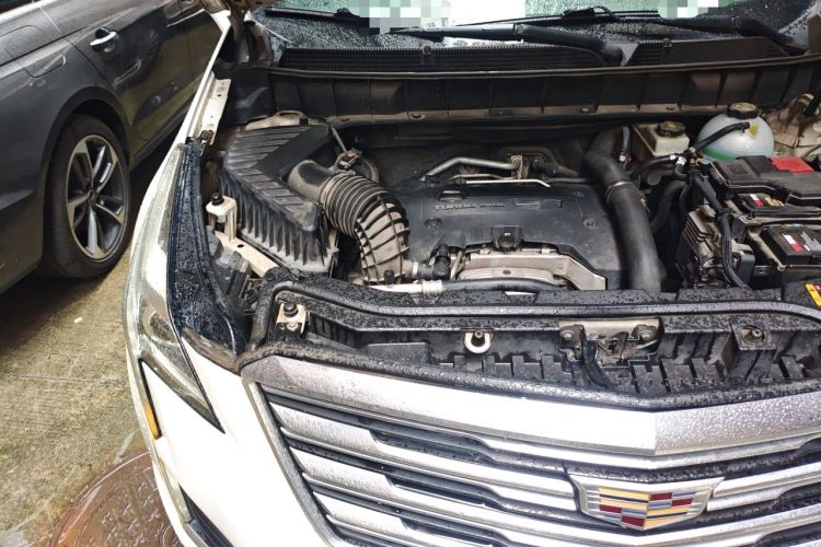 Used Cadillac XT5 2016 25T Tech Edition Engine Bay Right