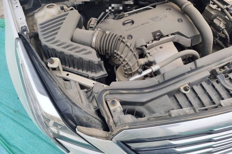 Used Cadillac XT5 2016 25T Tech Edition Engine Bay Right