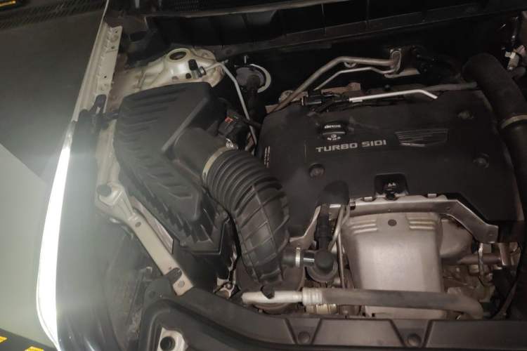 Used Cadillac XT5 2016 28T Four-Wheel Drive Luxury Model Engine Bay Right