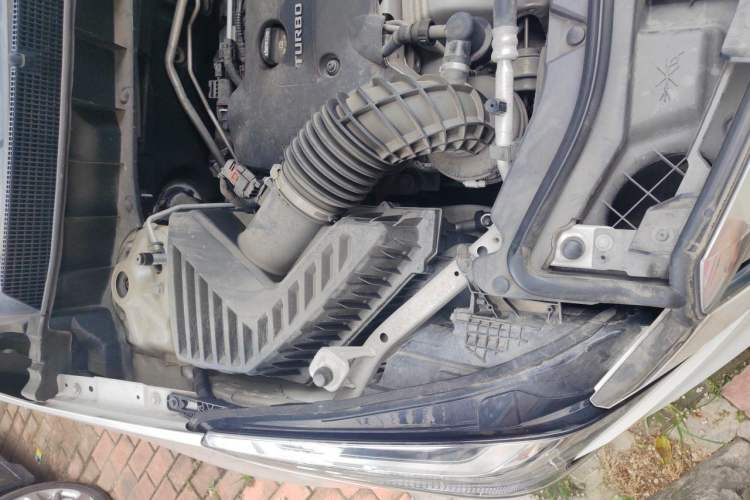 Used Cadillac XT5 2016 28T Four-Wheel Drive Luxury Model Engine Bay Right
