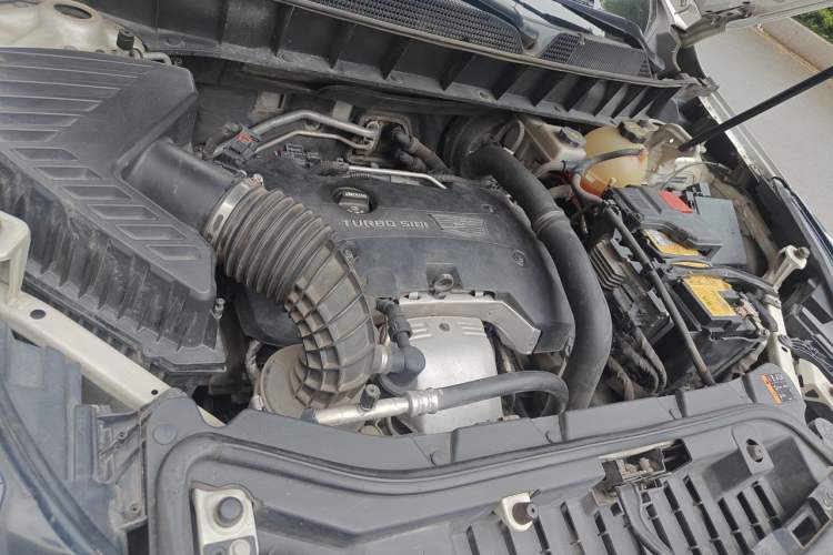 Used Cadillac XT5 2016 25T Luxury Model Engine Bay Right