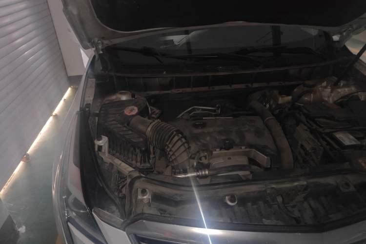Used Cadillac XT5 2016 25T Luxury Model Engine Bay Right