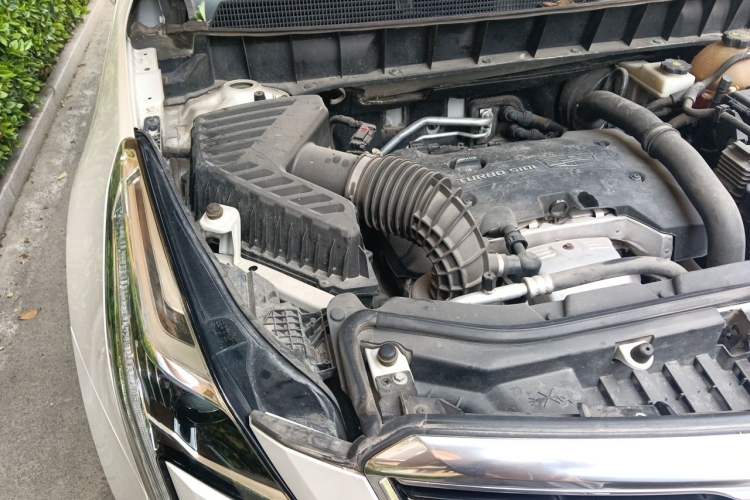 Used Cadillac XT5 2016 28T Four-Wheel Drive Luxury Model Engine Bay Right