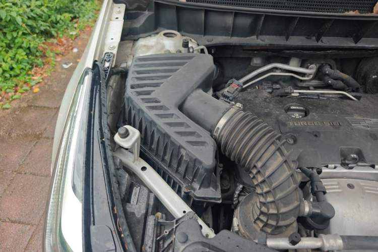 Used Cadillac XT5 2016 25T Luxury Model Engine Bay Right