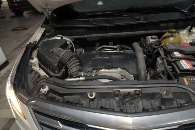 Used Cadillac XT5 2016 25T Luxury Model Engine Bay Right