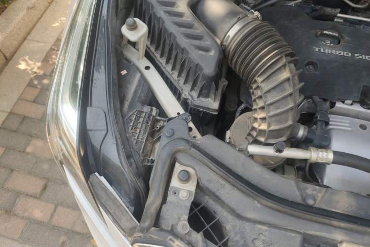 Used Cadillac XT5 2016 28T Four-Wheel-Drive Leading Model Engine Bay Right