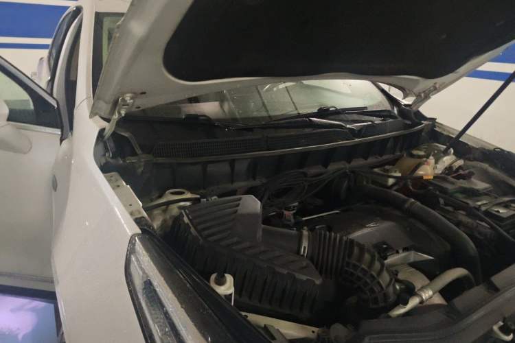 Used Cadillac XT5 2016 25T Luxury Model Engine Bay Right