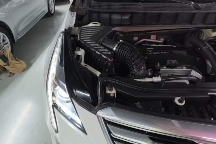 Used Cadillac XT5 2016 25T Luxury Model Engine Bay Right