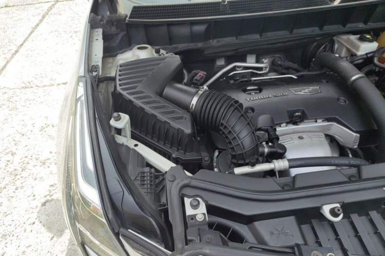 Used Cadillac XT5 2016 28T Four-Wheel Drive Luxury Model Engine Bay Right