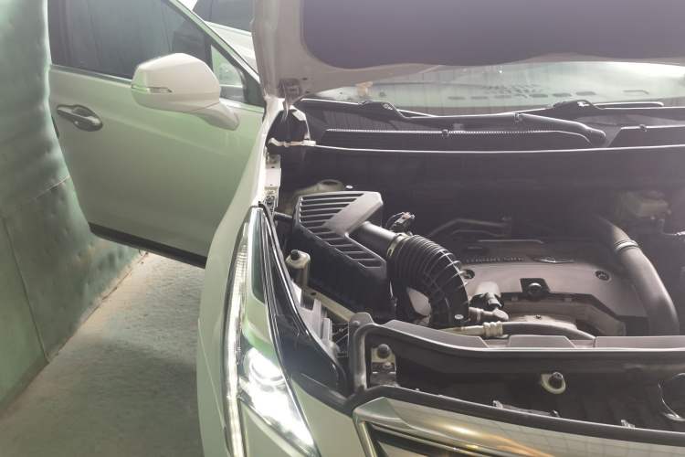 Used Cadillac XT5 2016 25T Tech Edition Engine Bay Right