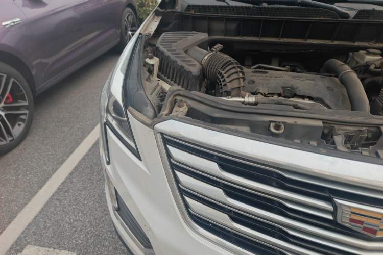 Used Cadillac XT5 2016 25T Luxury Model Engine Bay Right