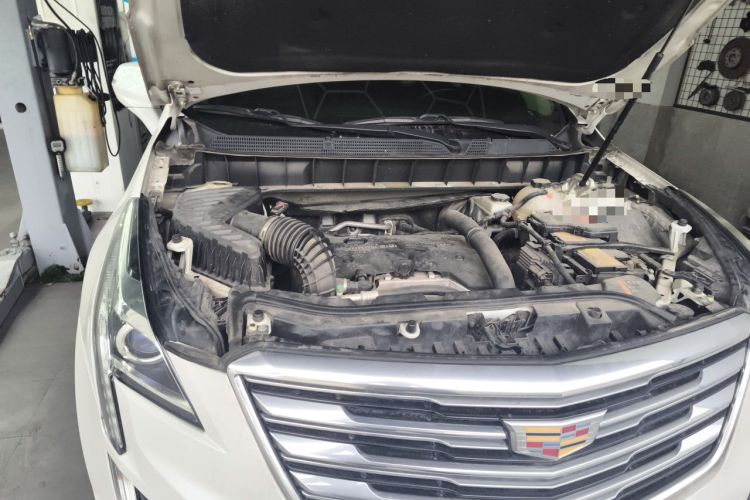 Used Cadillac XT5 2016 25T Luxury Model Engine Bay Right
