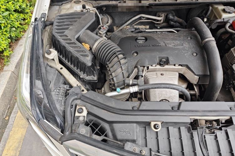 Used Cadillac XT5 2016 28T Four-Wheel Drive Luxury Model Engine Bay Right