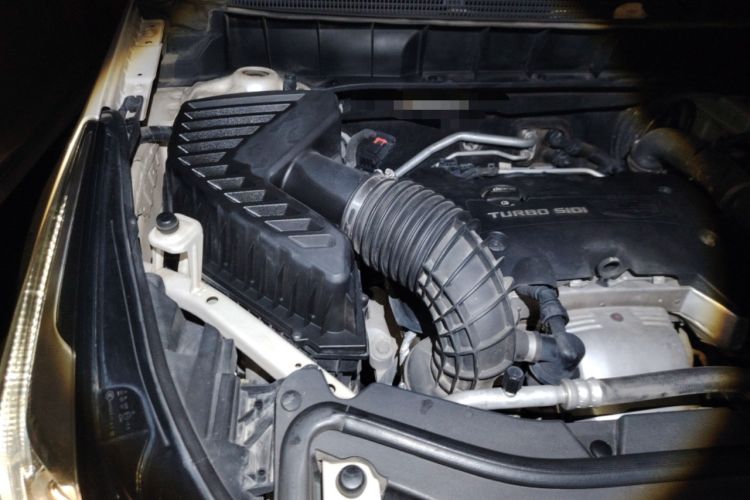 Used Cadillac XT5 2016 25T Luxury Model Engine Bay Right