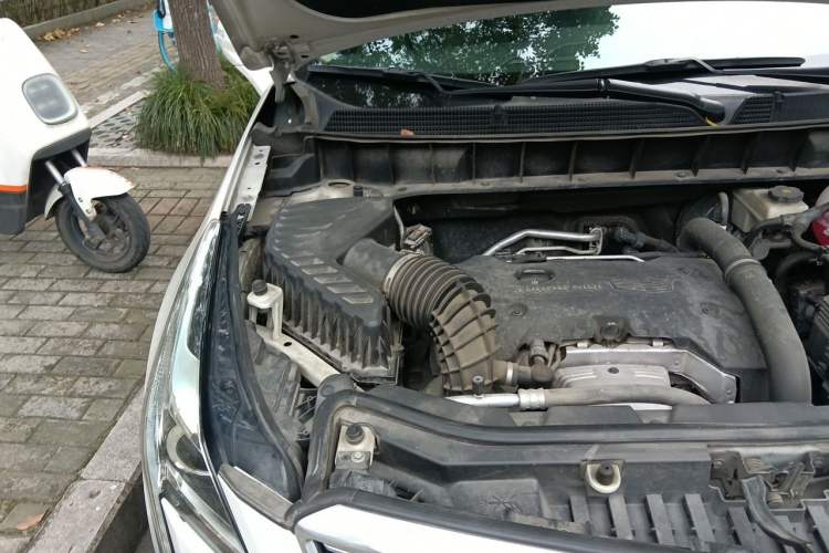 Used Cadillac XT5 2016 25T Luxury Model Engine Bay Right