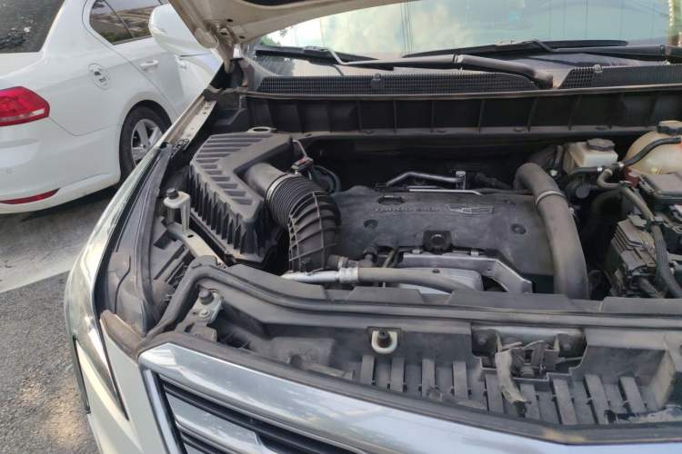 Used Cadillac XT5 2016 25T Luxury Model Engine Bay Right