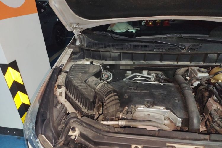 Used Cadillac XT5 2016 25T Luxury Model Engine Bay Right