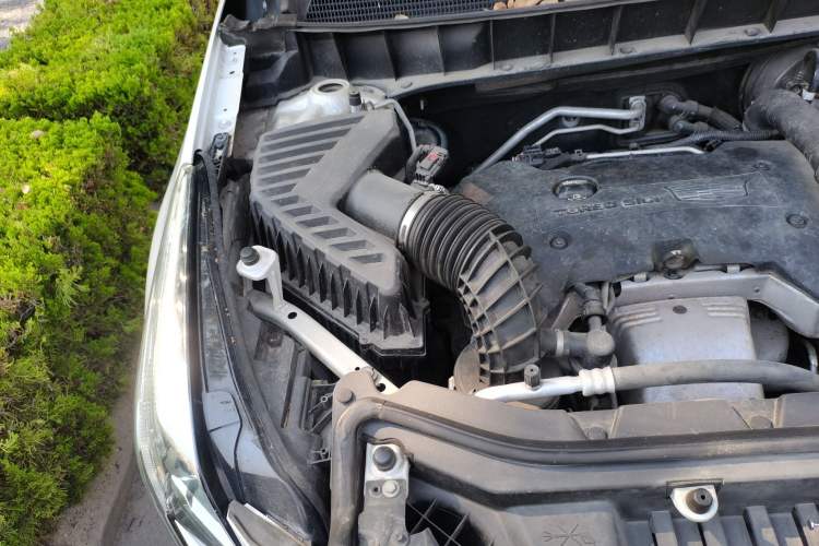 Used Cadillac XT5 2016 25T Tech Edition Engine Bay Right